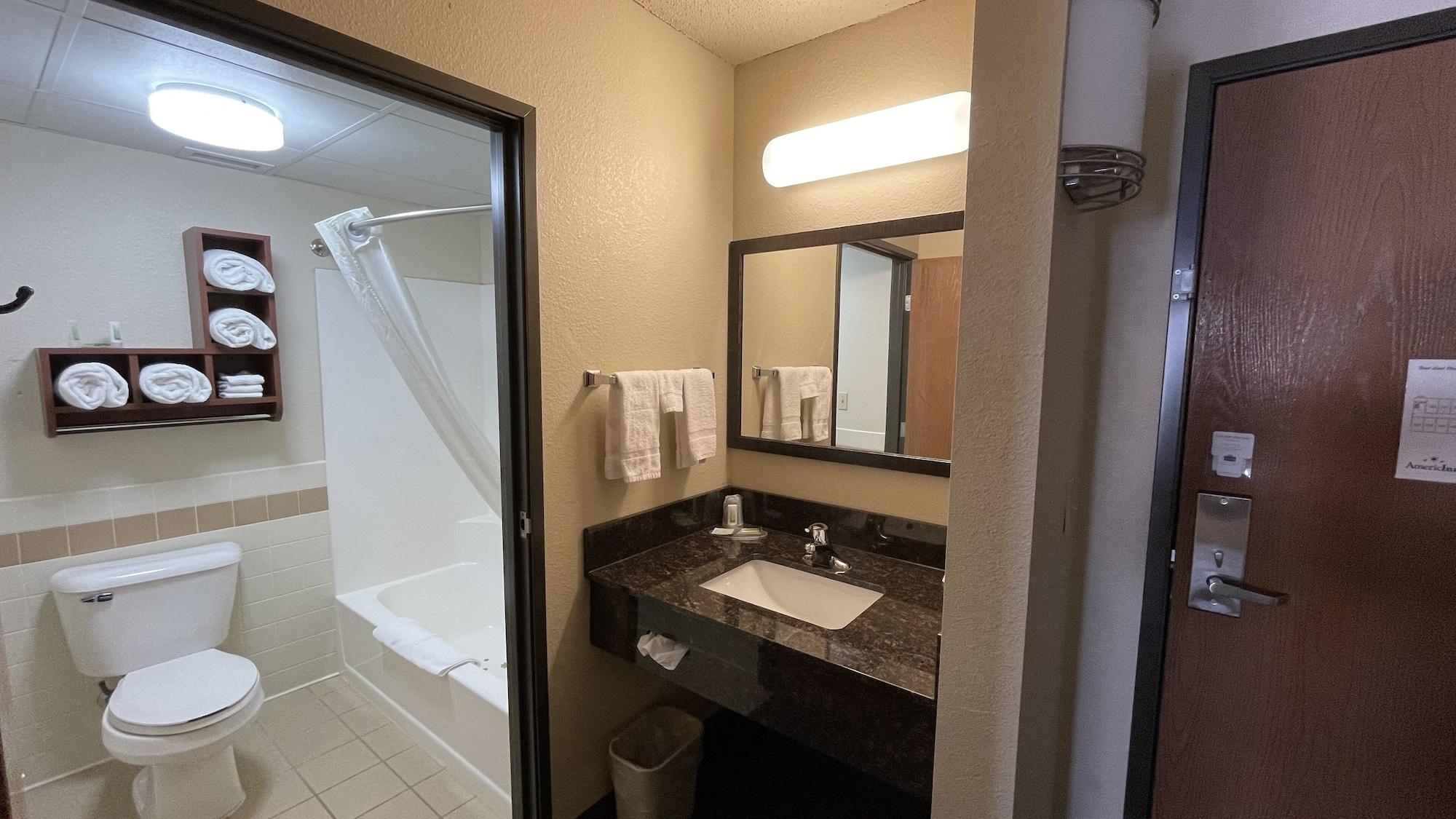Americinn By Wyndham New London Ngoại thất bức ảnh